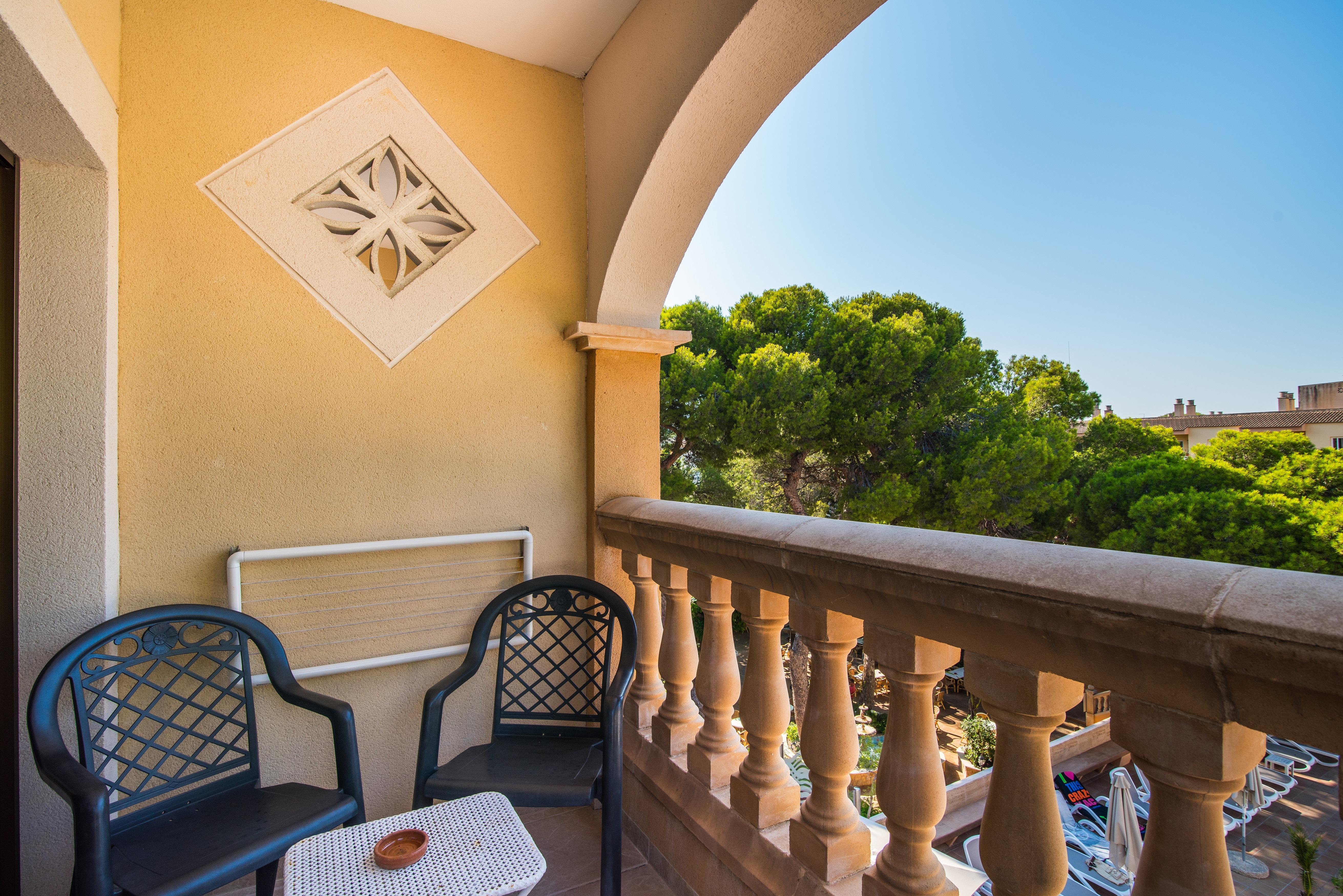 Hotel Baviera Cala Ratjada  Exterior photo