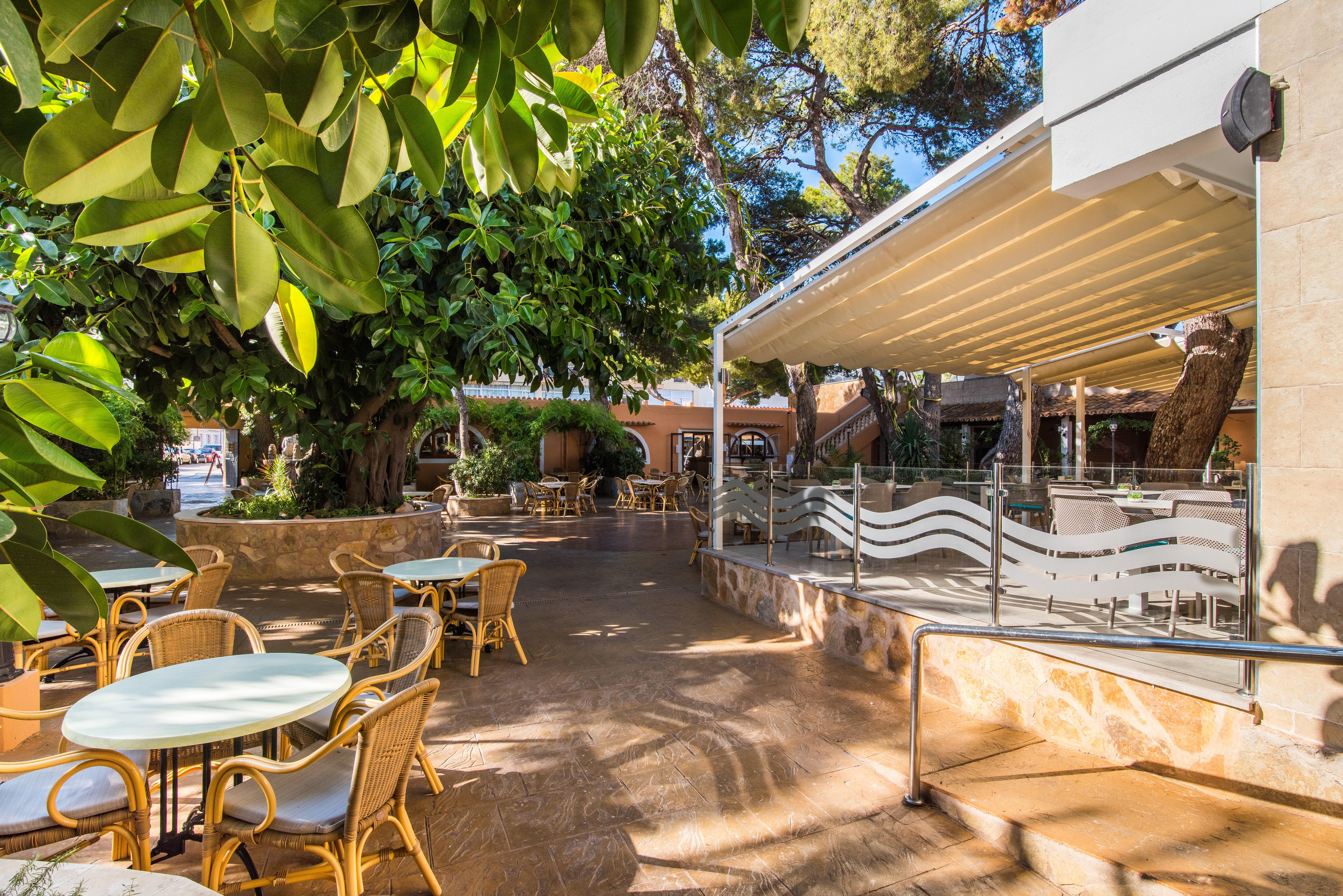 Hotel Baviera Cala Ratjada  Exterior photo