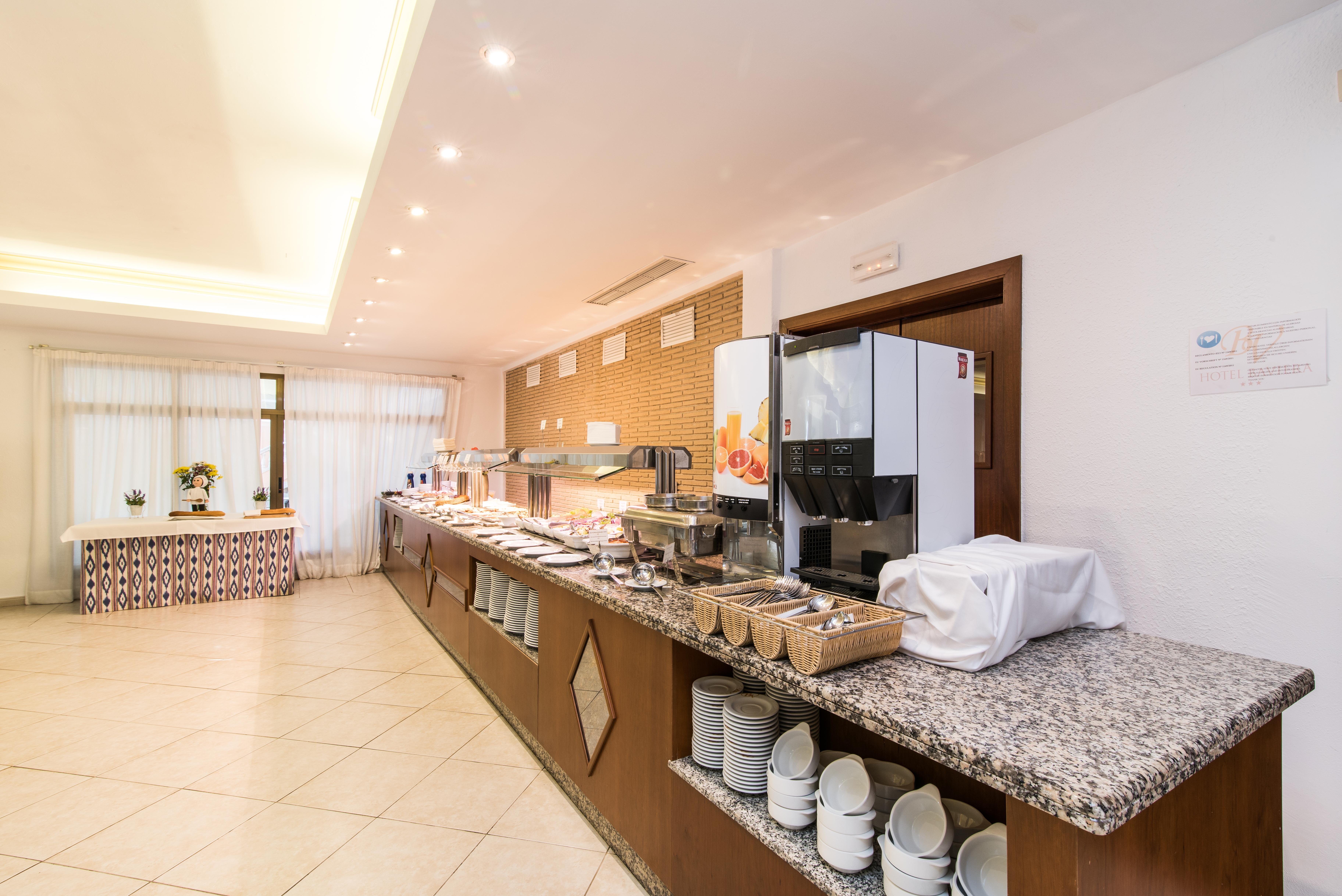 Hotel Baviera Cala Ratjada  Exterior photo