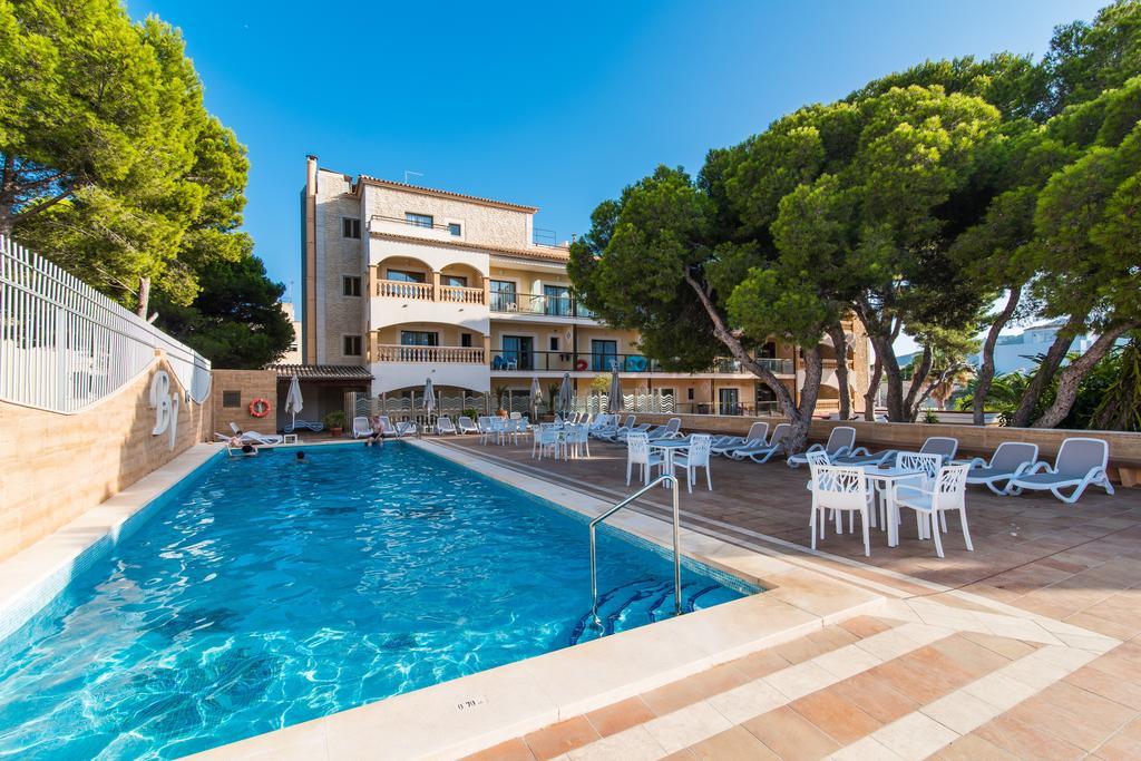 Hotel Baviera Cala Ratjada  Exterior photo