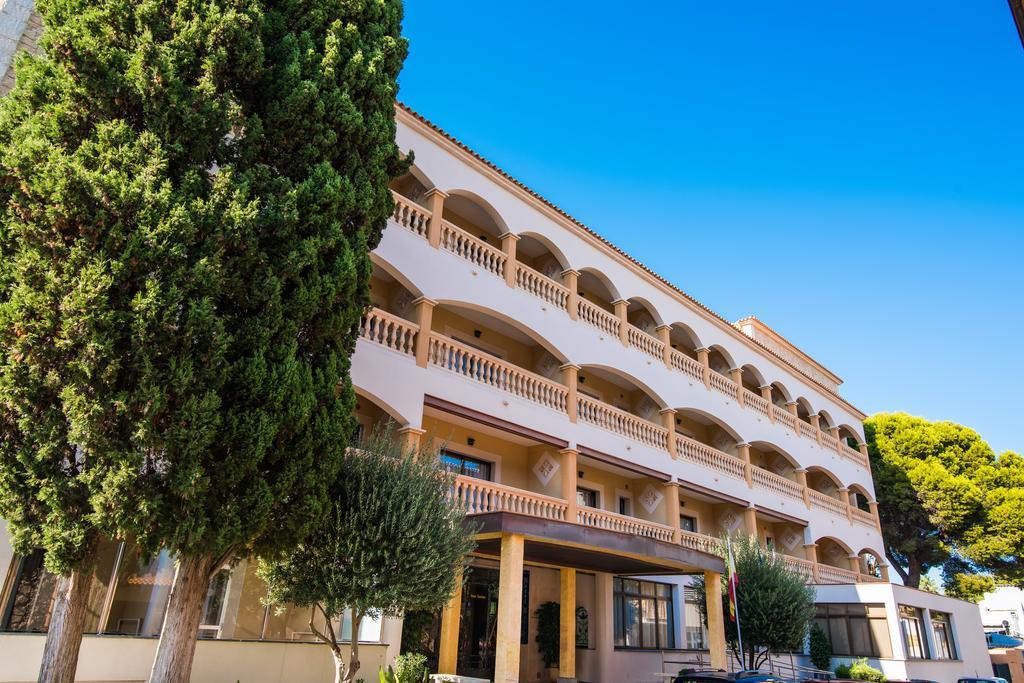 Hotel Baviera Cala Ratjada  Exterior photo