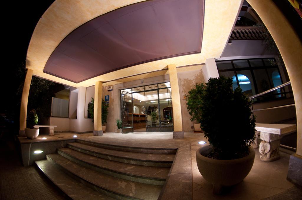 Hotel Baviera Cala Ratjada  Exterior photo